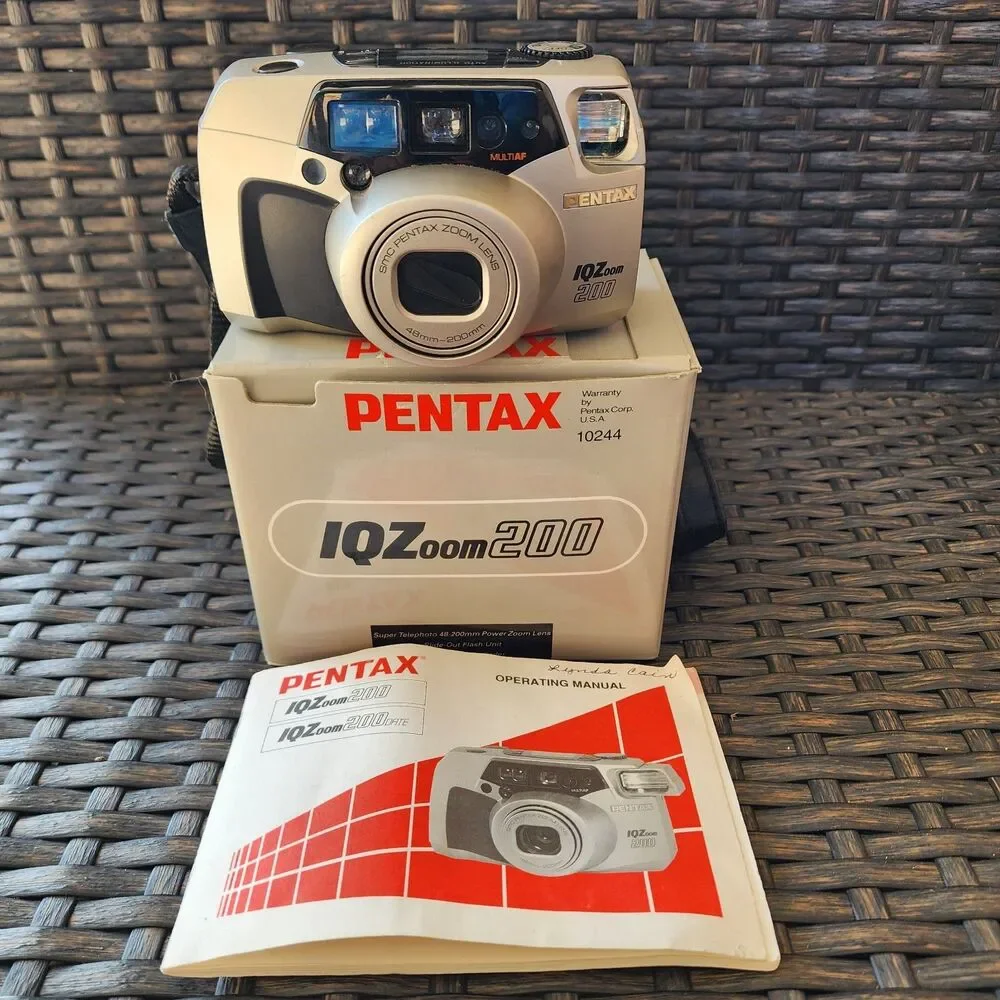 Vintage Pentax IQZoom 160 35mm Point & Shoot Film Camera With Box